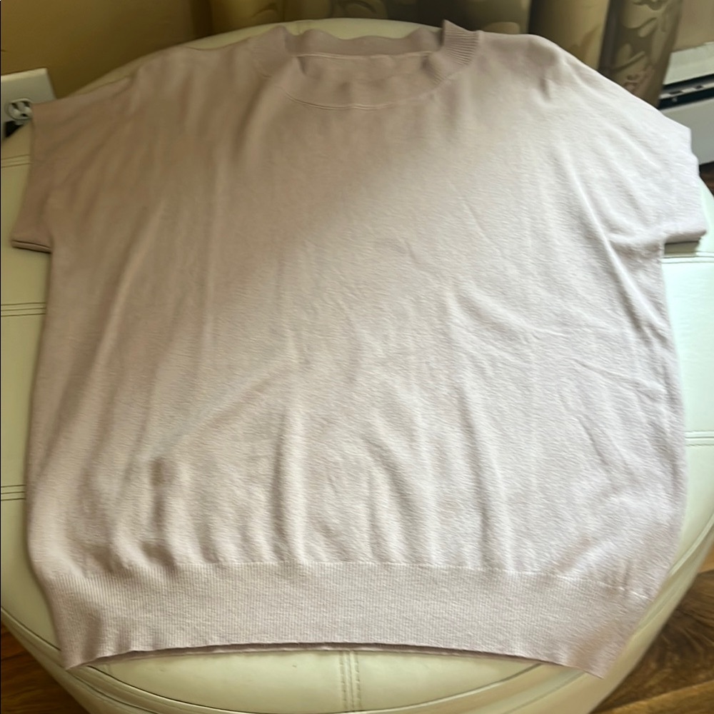 Women’s beige /Pink Sweater sz l